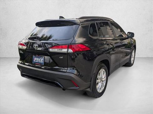 Used 2025 Toyota Corolla Cross LE FWD image 5