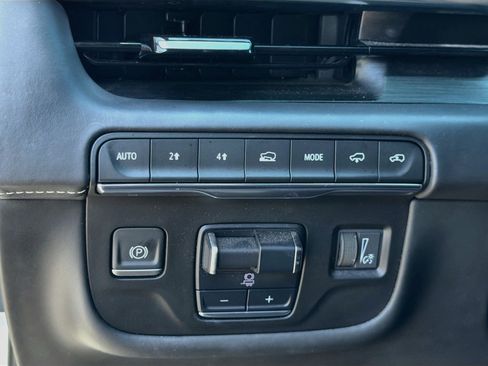 Used 2022 Cadillac Escalade Sport Platinum AWD/4WD image 10