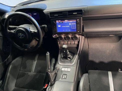 Used 2023 Toyota GR86 Premium image 5