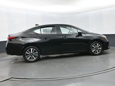 Used 2025 Nissan Versa SV FWD image 4