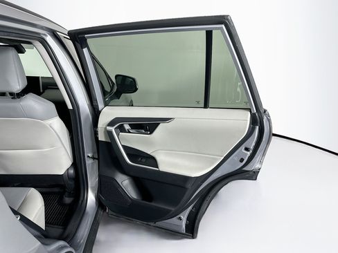 Used 2023 Toyota RAV4 XLE Premium FWD image 29
