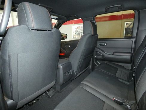 Used 2023 Nissan Frontier PRO-4X w/ Pro Convenience Package image 23