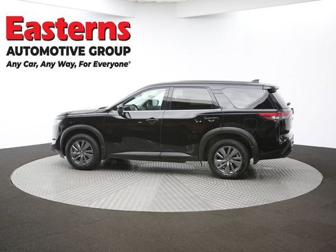 Used 2024 Nissan Pathfinder S image 62