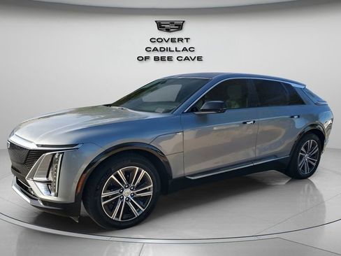 Certified 2024 Cadillac Lyriq Luxury w/ LPO, Floor Liner Package image 3