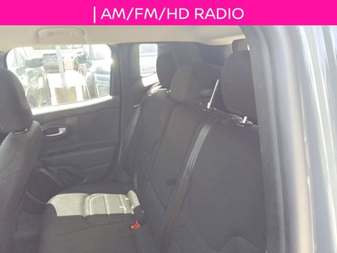 Used 2022 Jeep Renegade Latitude w/ Convenience Group AWD/4WD image 8