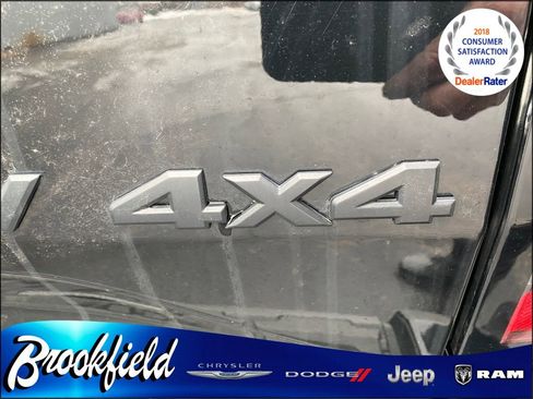 Used 2023 Nissan Frontier SV w/ Midnight Edition Package image 10