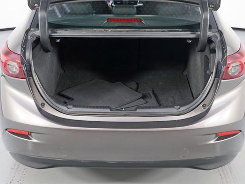 Used 2018 MAZDA MAZDA3 Sport w/ Preferred Equipment Package image 9