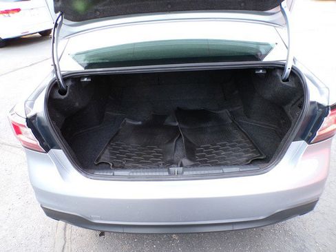 Used 2022 Subaru Legacy Premium image 21