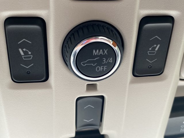 Used 2024 GMC Yukon XL Denali AWD/4WD image 40