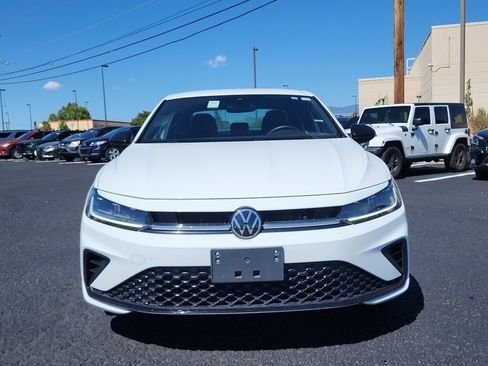 Used 2025 Volkswagen Jetta Sport FWD image 2