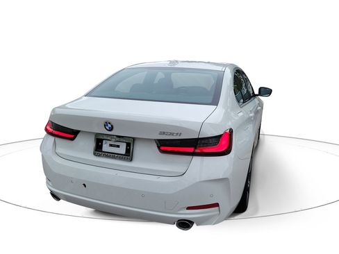 Certified 2024 BMW 330i Sedan w/ Convenience Package RWD image 4