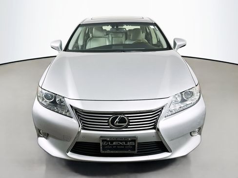 Used 2013 Lexus ES 350 w/ Luxury Pkg FWD image 2