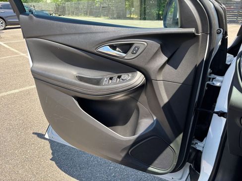 Used 2025 Buick Encore GX Preferred FWD image 18