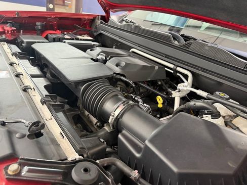 Used 2023 GMC Canyon AT4 w/ AT4 Premium Package AWD/4WD image 8