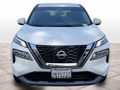 Used 2023 Nissan Rogue SV image 3