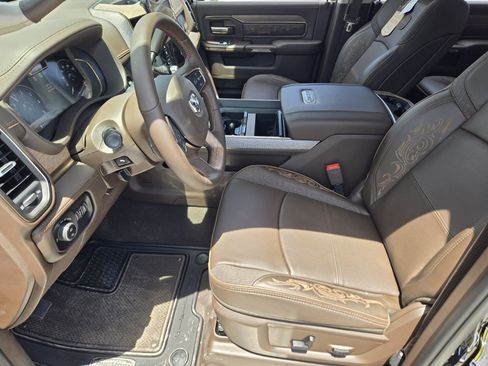 New 2025 RAM 2500 Limited image 12