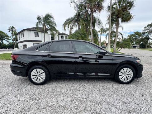 Used 2019 Volkswagen Jetta R-Line image 5