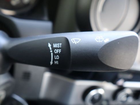 Used 2016 Toyota Tacoma SR AWD/4WD image 29