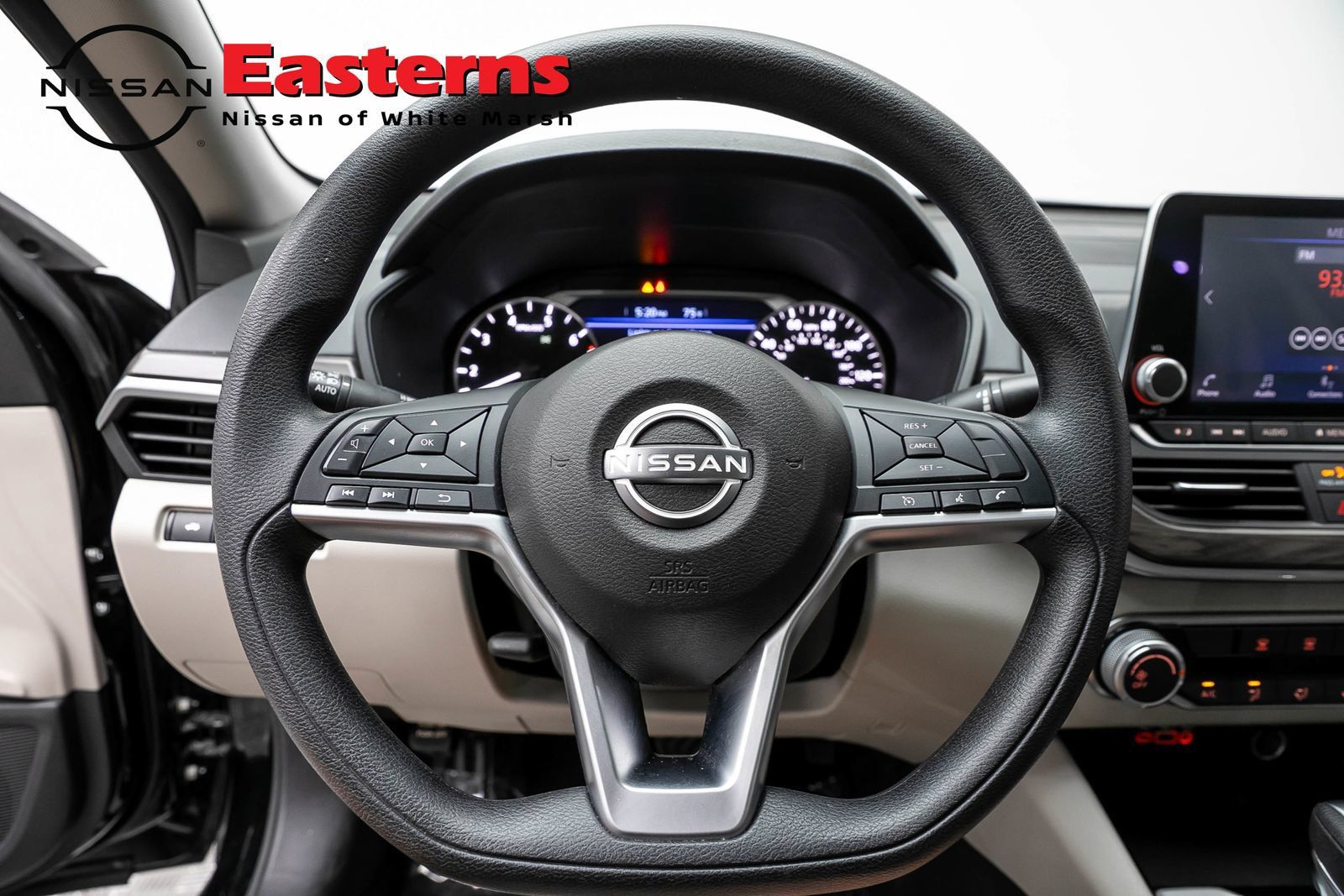Used 2024 Nissan Altima 2.5 SV FWD image 10