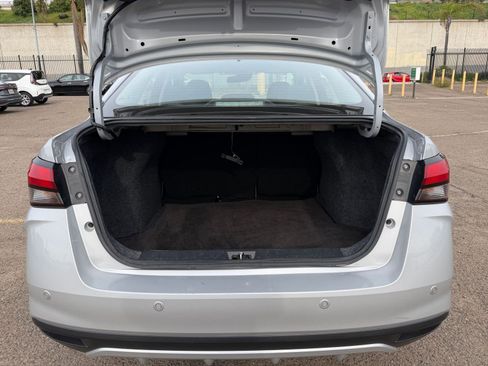 Used 2025 Nissan Versa SV image 29