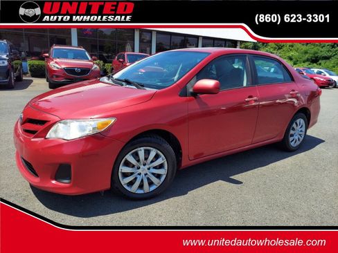 Used 2012 Toyota Corolla LE FWD image 1
