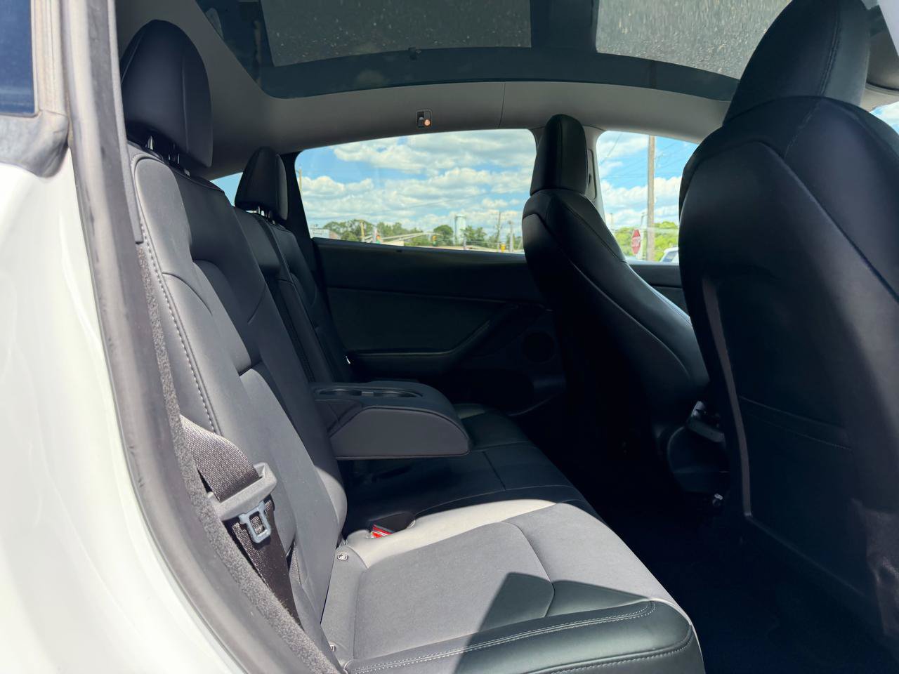 Used 2023 Tesla Model Y Long Range AWD/4WD image 19