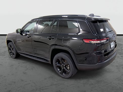 Used 2022 Jeep Grand Cherokee L Laredo AWD/4WD image 2