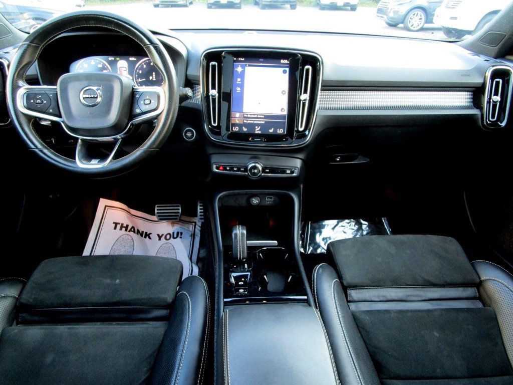 Used 2020 Volvo XC40 T5 R-Design AWD/4WD image 2