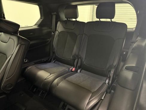 New 2025 Jeep Grand Cherokee L Altitude image 17