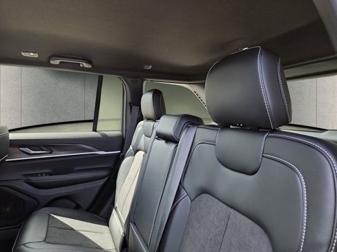 New 2026 Jeep Grand Cherokee Altitude RWD image 7