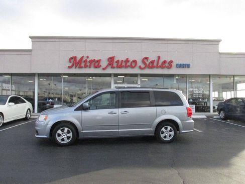 Used 2013 Dodge Grand Caravan SXT FWD image 1