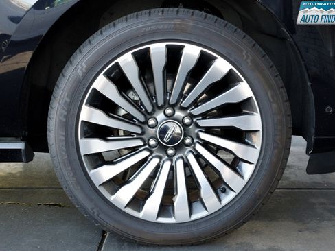 Used 2019 Lincoln Navigator Reserve image 32