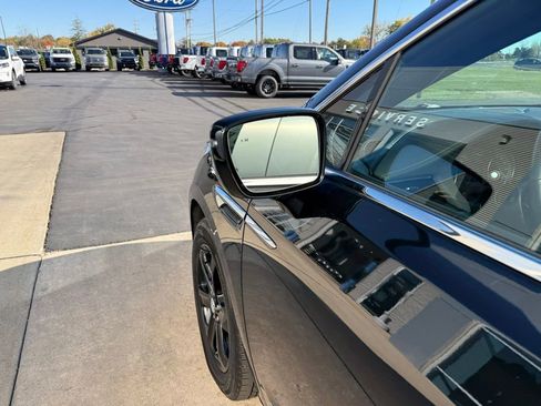 Used 2023 Buick Enclave Essence w/ Sport Touring Edition image 23