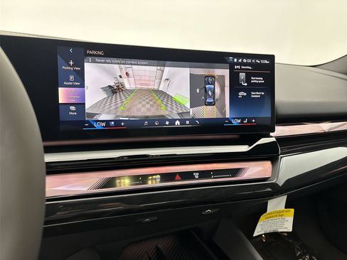New 2027 BMW i5 xDrive40 AWD/4WD image 30