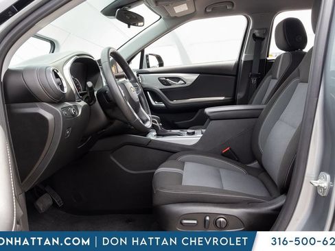 Used 2025 Chevrolet Blazer LT AWD/4WD image 3