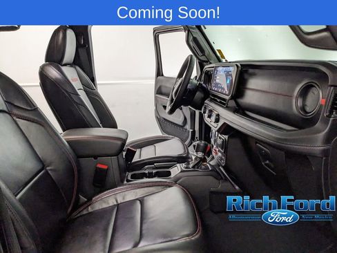 Used 2025 Jeep Wrangler Unlimited Rubicon AWD/4WD image 19