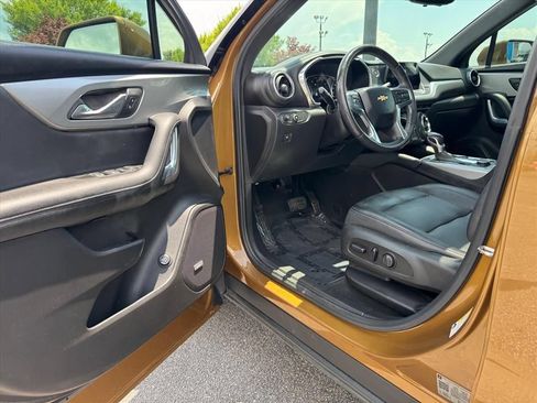 Used 2020 Chevrolet Blazer LT w/ Sound & Technology Package FWD image 15