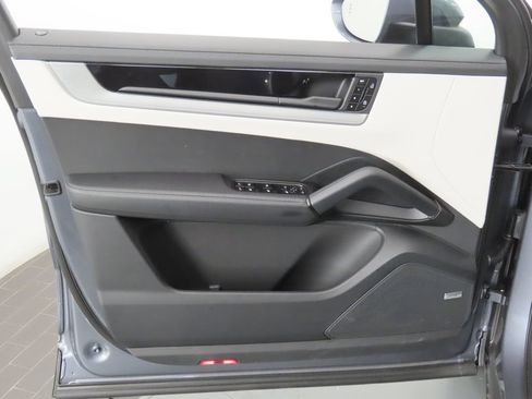 Certified 2026 Porsche Cayenne S AWD/4WD image 36