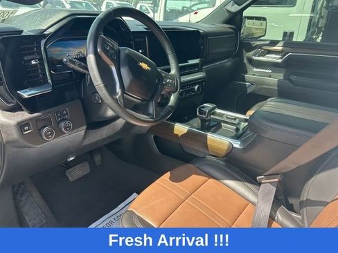 Used 2024 Chevrolet Silverado 1500 High Country image 15