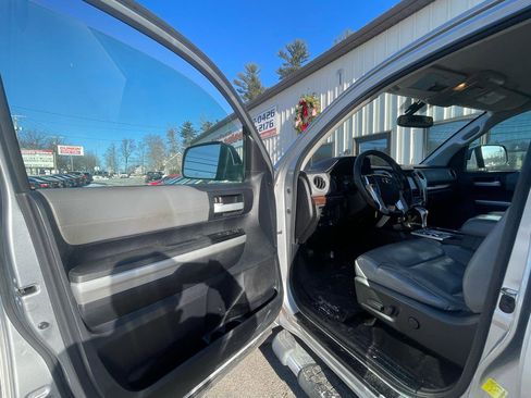 Used 2015 Toyota Tundra Limited w/ Limited Premium Package image 11