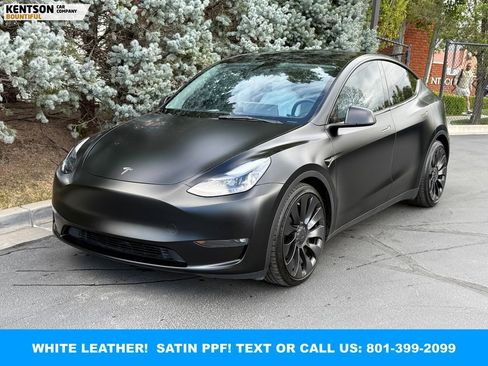Used 2023 Tesla Model Y Performance image 2