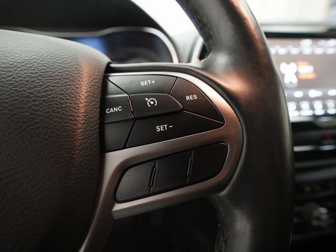 Used 2020 Jeep Cherokee Limited image 19