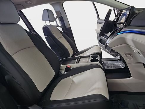 Used 2026 Honda Odyssey Elite image 12