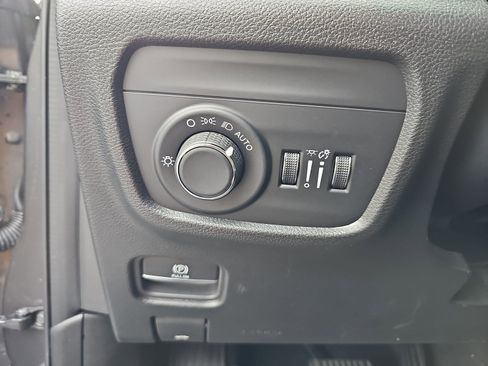 Used 2025 Jeep Grand Cherokee L Laredo w/ Luxury Tech Group I RWD image 41