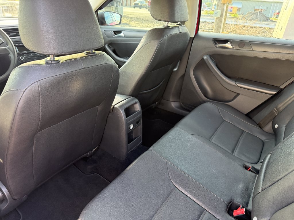 Used 2012 Volkswagen Jetta SE FWD image 18