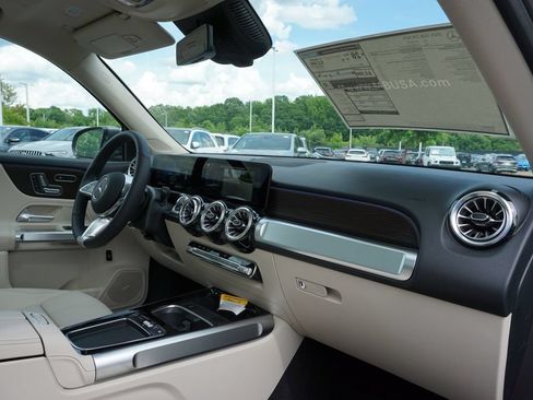 Used 2025 Mercedes-Benz GLB 250 image 66