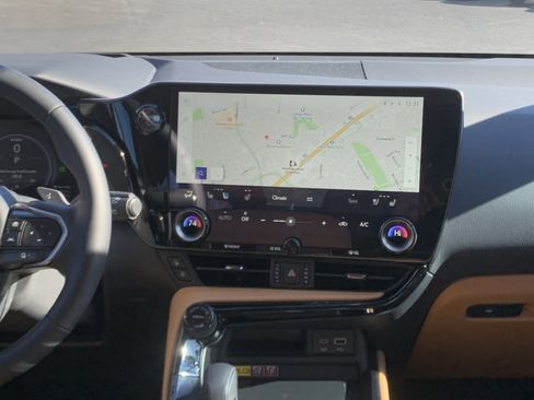 Used 2025 Lexus NX 450h+ AWD w/ Luxury Package image 31