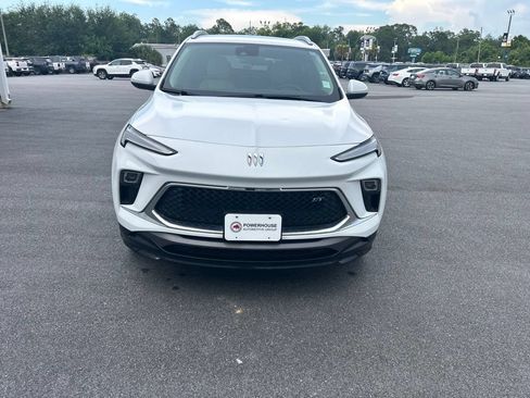 Used 2024 Buick Encore GX Sport Touring FWD image 1