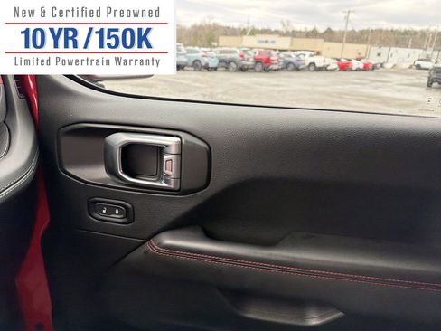 Used 2024 Jeep Gladiator Rubicon w/ Technology Group image 25