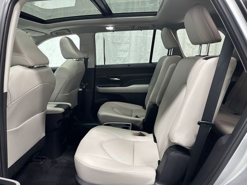Used 2025 Toyota Grand Highlander AWD image 48